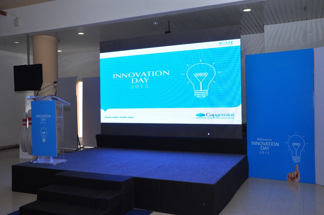 Projector screen and AV setup